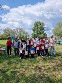 Депутат округа № 4 поздравил участников соревнований по гребле в честь Дня семьи