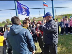  Турнир по подвижным играм: депутат Георгий Ковалевский наградил юных воспитанников ДЮСШ № 4