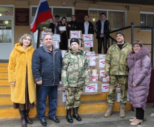 Жители и школьники округа №4 Волгодонска отправили помощь, собранную для фронта
