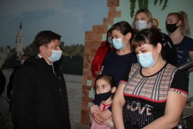 Своих не бросаем: волгодонские единороссы продолжают навещать и оказывать помощь беженцам