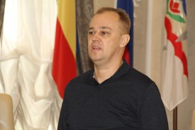 Заместитель председателя Думы Игорь Батлуков поздравил коммунальщиков с профессиональным праздником