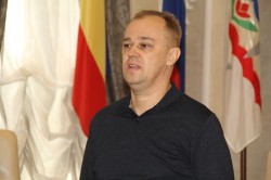 Заместитель председателя Думы Игорь Батлуков поздравил коммунальщиков с профессиональным праздником