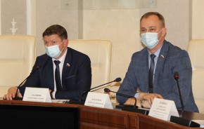 Транспорт и здравоохранение: депутаты обсудили наболевшие вопросы на заседании Думы
