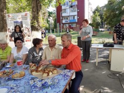  В округе № 4 дружно и весело отметили День соседей в ТОС «Вектор развития»
