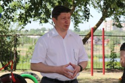 Сергей Ладанов поздравил воспитанников «Радуги» с открытием кинологической площадки