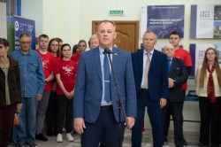 Игорь Батлуков поблагодарил участников экспозиции о создателях Атомграда за собранный фотоархив