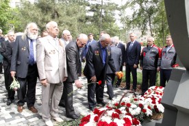 Нас собрал Чернобыль… В Волгодонске возложили цветы к памятному знаку, пострадавшим от радиационных катастроф 