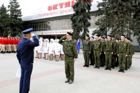 «Мы – будущее России»: в смотре строя и песни приняли участие 23 молодежных отряда