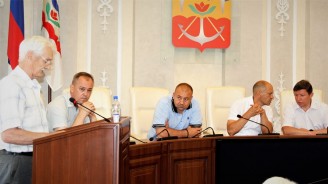 Изменения в бюджете, ход строительства социальных объектов, безопасная дорога в школу: состоялись заседания шести постоянных депутатских комиссий 