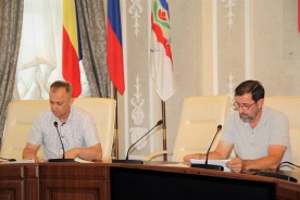 Изменения в бюджете, ход строительства социальных объектов, безопасная дорога в школу: состоялись заседания шести постоянных депутатских комиссий 