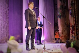 Благословите матерей! Волгодонских женщин поздравили с Днем матери