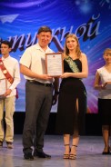 На пороге взрослой жизни: 400 волгодонских одиннадцатиклассников собрались на общегородской выпускной бал