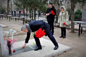 Памяти павших: в Волгодонске почтили погибших при восстановлении конституционного строя на Северном Кавказе