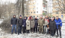 Волгодонцы устраняют последствия циклона: на общегородской субботник вышли более тысячи  горожан