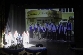 На пороге взрослой жизни: 400 волгодонских одиннадцатиклассников собрались на общегородской выпускной бал