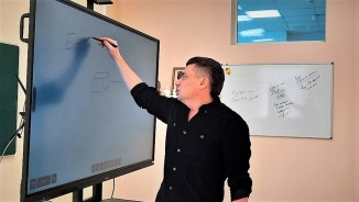 В инженерно-технологической гимназии «Юнона» прошел открытый урок физики 