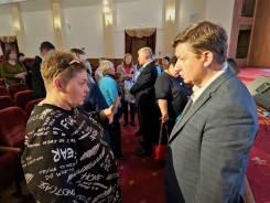 Благословите матерей! Волгодонских женщин поздравили с Днем матери