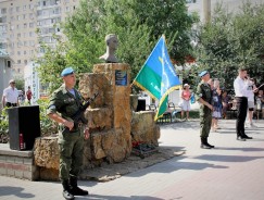 Никто, кроме нас: в День ВДВ десантники почтили память своих погибших товарищей