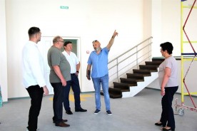 Депутаты проверили готовность школы в квартале В-9 к новому учебному году 