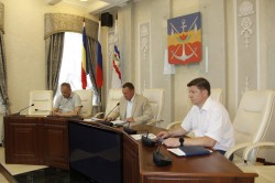 На заседаниях депутатских комиссий рассмотрено более 20 вопросов