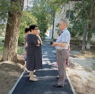 В округе №3 завершили работы по ремонту внутриквартальных дорог и пешеходных дорожек и установили новые скамейки