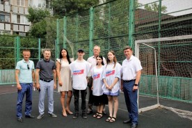 В Волгодонске проверили безопасность установки спортинвентаря на многофункциональных спортивных площадках