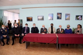 В округе №16 поздравили ветерана с вековым юбилеем