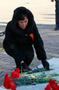 В День неизвестного солдата депутаты возложили цветы к братским могилам