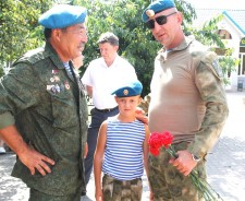 Никто, кроме нас: в День ВДВ десантники почтили память своих погибших товарищей