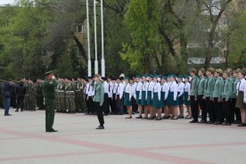 Школьники и студенты Волгодонска продемонстрировали строевые навыки