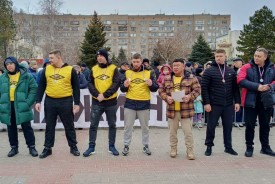 Команда избирательного округа №23 победила в соревнованиях по перетягиванию каната