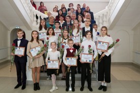 Пятнадцать одаренных детей будут получать именные стипендии