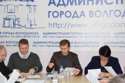 На заседании комиссии по ЖКХ депутаты рассмотрели вопрос капитального ремонта лифтов