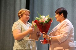 Людмила Ткаченко поздравила волгодонских медиков с профессиональным праздником
