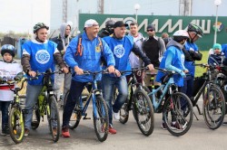 Волгодонские депутаты пересели на велосипеды в День без автомобиля