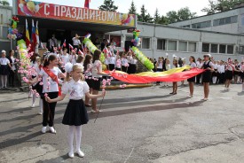 Председатель Волгодонской городской Думы – глава города и депутаты посетили Последние звонки в школах