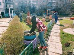 Молодые парламентарии активно поучаствовали в субботниках