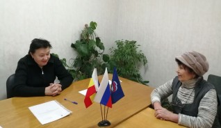 Депутаты-единороссы провели личные приёмы граждан в округах