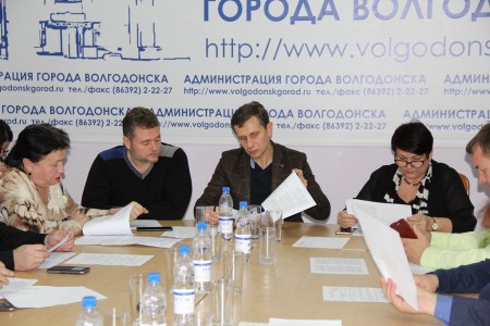 Судьба привокзальной площади, новый формат вывоза мусора, благоустройство территорий – основные тезисы депутатской комиссии по ЖКХ