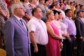 Мы – единое целое: в Волгодонске состоялся праздничный концерт «Поёт ЕДИНАЯ РОССИЯ»