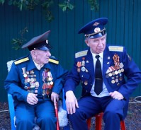 Спасибо за Победу! В Волгодонске прошли концерты у домов ветеранов