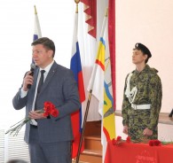 Памяти героев: в средней школе №11 установили именные парты в честь  погибших на Донбассе выпускников