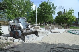 В Волгодонске благоустраивают бульвар возле сквера «Дружба» и парк «Молодежный»