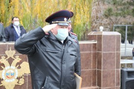 Сергей Ладанов поздравил волгодонских полицейских с праздником