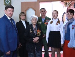 На домах волгодонских фронтовиков разместили именные таблички