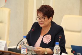 Майская Дума: юбилей депутатов, поздравление предпринимателей и рассмотрение отчета о работе прокуратуры