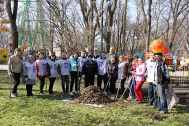 Аппарат Волгодонской Думы принял участие в городском субботнике