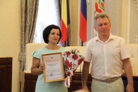 Людмила Ткаченко поздравила работников торговли с профессиональным праздником