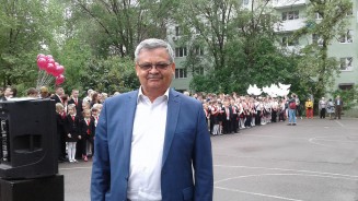 Председатель Волгодонской городской Думы – глава города и депутаты посетили Последние звонки в школах