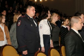 Сотрудники правоохранительных органов принимали поздравления с профессиональным праздником